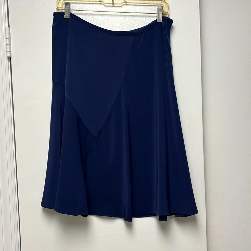 Navy fully lined DKNYC Aline skirt.